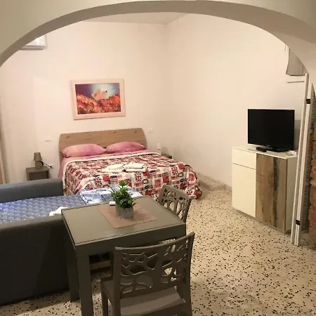 Della Cuba Vacanze Historic Center Appartement