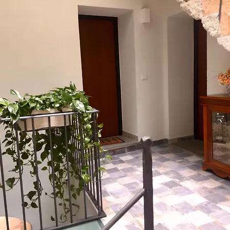 Della Cuba Vacanze Historic Center Apartamento *