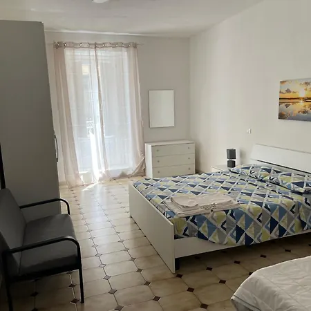 Della Cuba Vacanze Historic Center Apartamento *